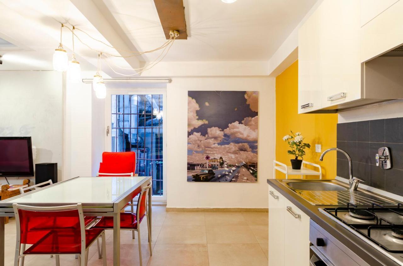 Joivy Vibrant Open-Plan Apt For 6 In Historic Centre Apartment Генуа Екстериор снимка