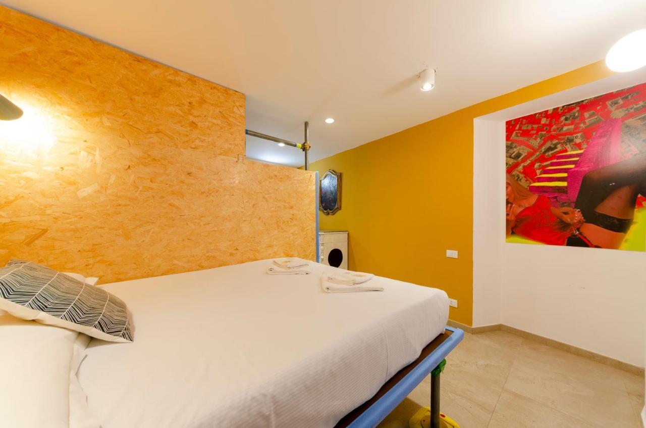 Joivy Vibrant Open-Plan Apt For 6 In Historic Centre Apartment Генуа Екстериор снимка